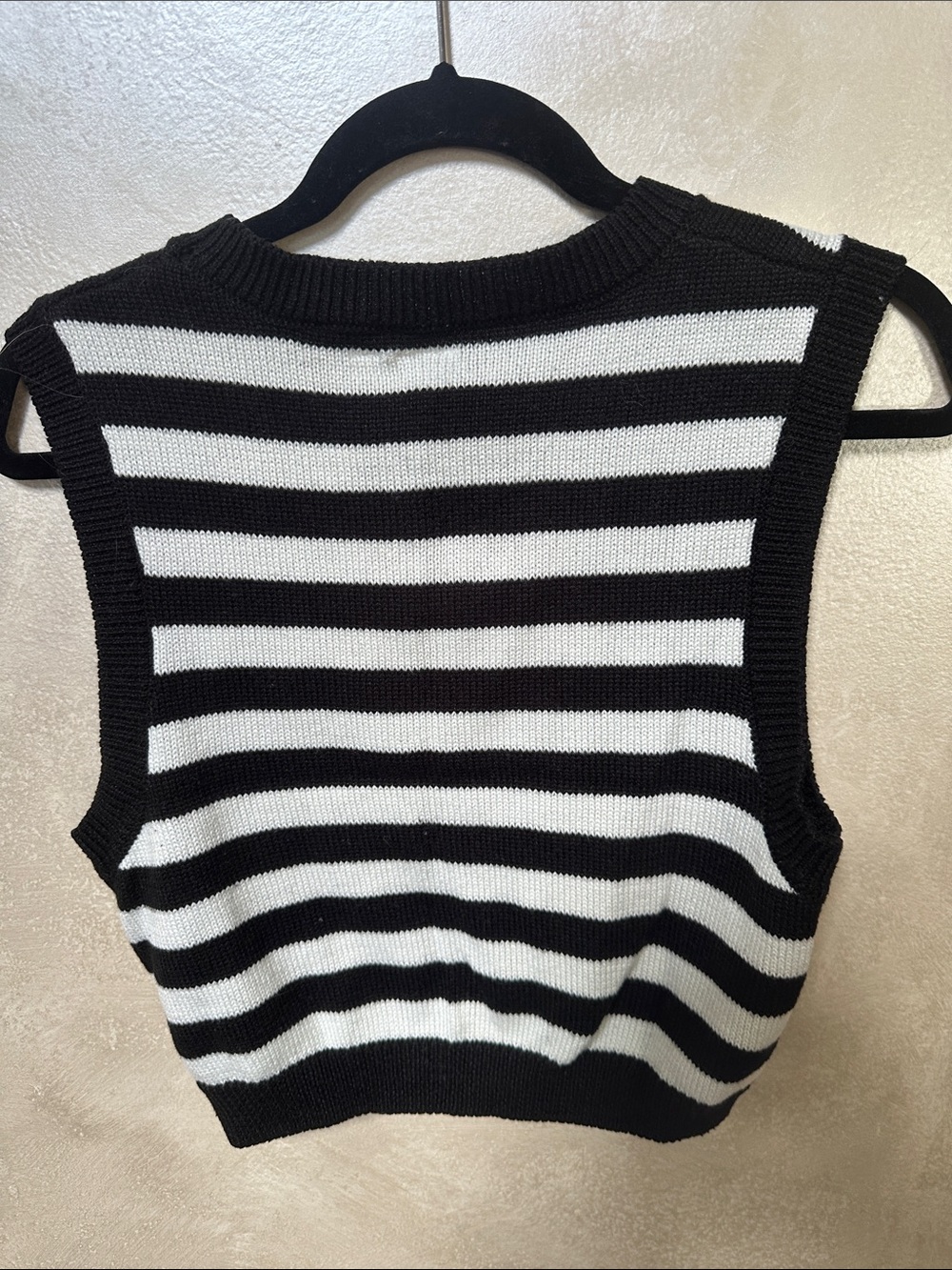 Paul Frank Black & White Striped Knit Vest size medium - Picture 4 of 6